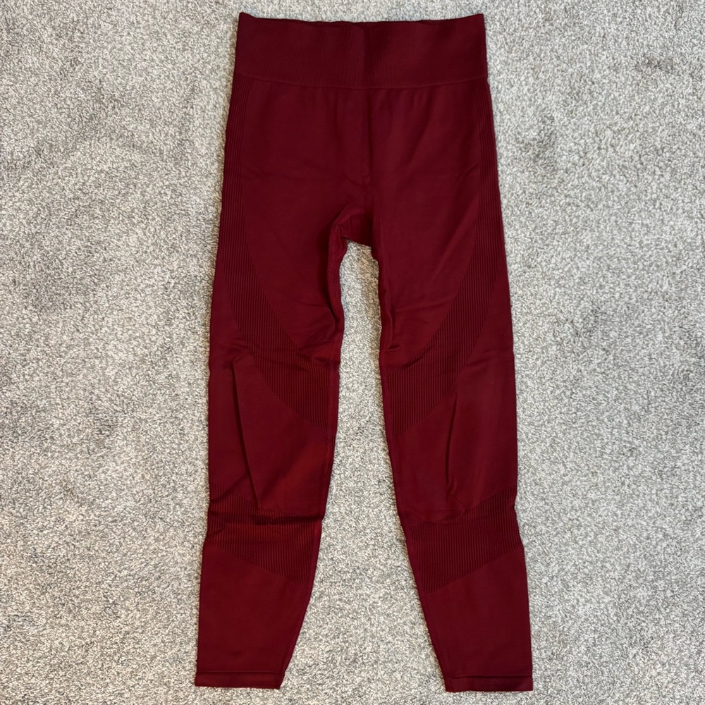 Victoria's Secret PINK Active Size M/L Burgundy Seamless 26 x 25 Leggings